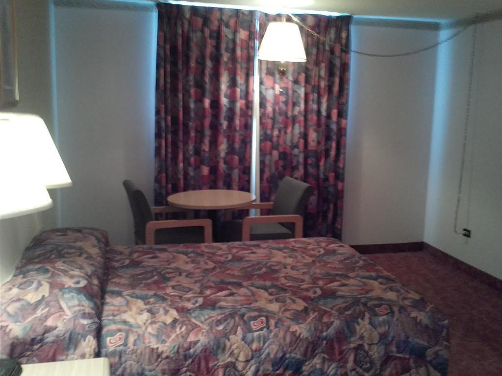 Empire Inn ブランドン エクステリア 写真